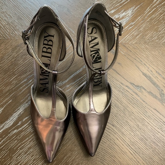 Sam & Libby metallic silver pointed 4.25” heels size 8 - Picture 4 of 17